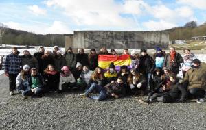 Amical. Alumnes de l'institut Lluch i Rafecas de Vilanova visiten el Camp de Buchenwald