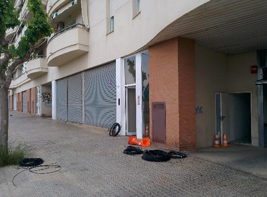 EIX. Aquesta setmana s'ha començat a desplegar la fibra òptica al barri del Llimonet de Vilanova, una de les zones afectades pel tall del servei