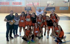 Eix. Cadet femení de l'AB Vendrell