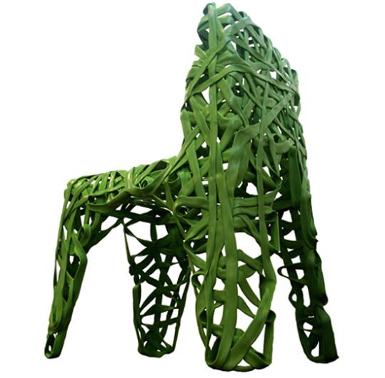 Eix. Cadira feta amb plàstic reciclat
