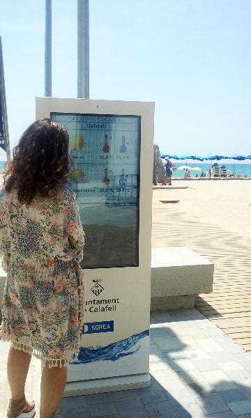 Calafell instal·la un nou sistema d'informació de l'estat de les platges. Ajuntament de Calafell