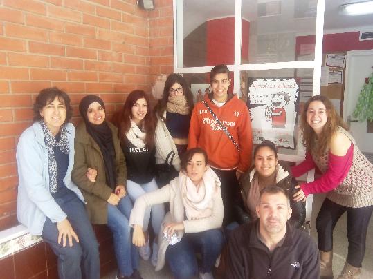 Col·laboració entre Creu Roja i l’alumnat del PTT de Vilafranca, en la campanya de recollida de joguines. Ajuntament de Vilafranca