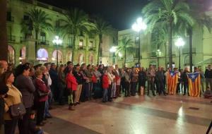 Concentració de l'ANC a la plaça de la Vila de Vilanova i la Geltrú en suport a l'aprovació del Parlament per la independència. ANC