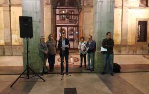 Concentració de l'ANC a la plaça de la Vila de Vilanova i la Geltrú en suport a l'aprovació del Parlament per la independència