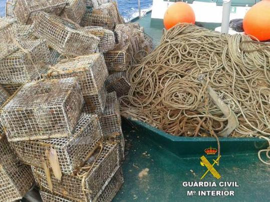 Cop contra la pesca furtiva de pop de roca a la costa del Garraf. Guàrdia Civil