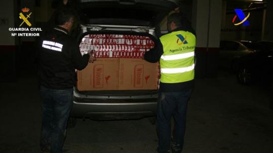 Guàrdia Civil. Dos detinguts a Olivella amb 37.500 paquets de tabac de contraban d'Andorra
