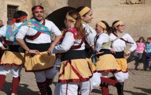 Agrupació de Cultura Popu. El Ball de Valencians i el Ball de Panderos de l'Embarcada, a la Festa Major petita de Salou