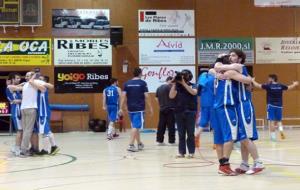 Eix. El Basquet Ribes va aconseguir una victòria èpica front el C.B.Castelldefels