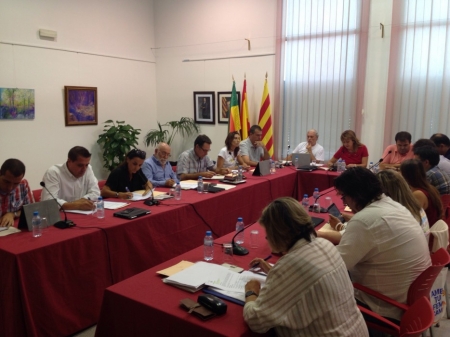 El bus urbà i l'abocament d'aigües reuneixen govern i oposició a Cubelles. Ajuntament de Cubelles