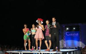 El comerç de Calafell inaugura la temporada d'estiu amb una desfilada. Ajuntament de Calafell