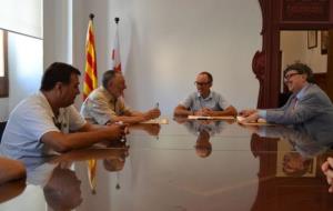 El Consorci de Comerç, Artesania i Moda, l’Ajuntament de Sitges i l’Associació de Comerciants del carrer Jesús i Cap de la Vila signen un conveni. Aju