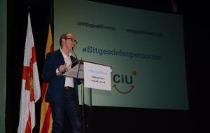 CiU. El coordinador general de de Convergència, Josep Rull, va presentar Miquel Forns com a alcaldable de CiU a Sitges