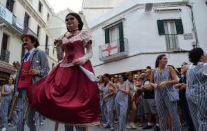 El Gegants Americanos celebren el seu 50è aniversari amb un cercavila. Ajuntament de Sitges