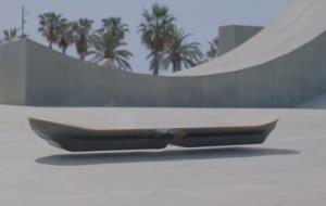 El monopatí de Marty McFly de 'Regreso al futuro II' ja vola a Cubelles. Lexus Hoverboard