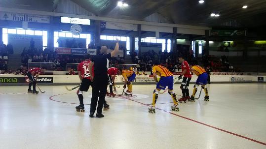 El Moritz CE Vendrell planta cara al Barça en la semifinal de la Supercopa. CE Vendrell