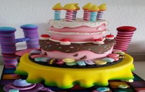 El pastís de celebració de la vilanovina Thais Aguilar Robles, primer premi i medalla d'or a la Fira Bcn and Cake