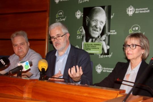 El president dels Amics de l'Orgue, Xavier Mercadé; l'Alcalde del Vendrell, Martí Carnicer; i la Regidora de Cultura, Eva Serramià. ACN