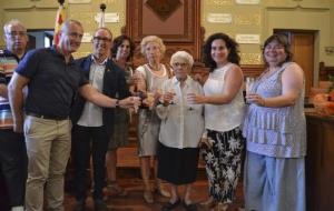 El saló de plens de Sitges s’omple per homenatjar a Rosó Carbonell i Ripoll. Ajuntament de Sitges