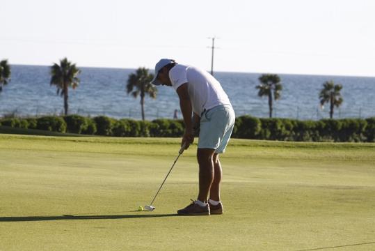 El torneig benèfic de golf de Sitges recapta 11.000 euros. EIX