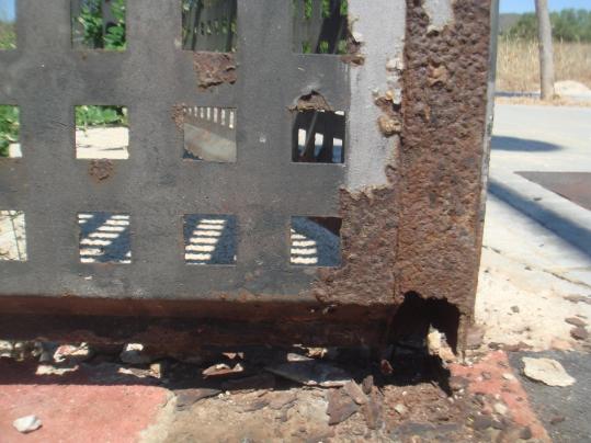 AV El Tancat III. El veïns del Tancat III del Vendrell reclamen millores urgents al pont