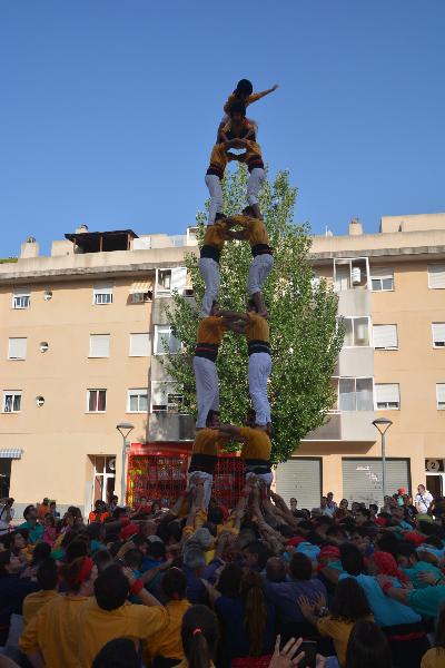 Els Bordegassos segueixen rodant la torre. Maite Gomà