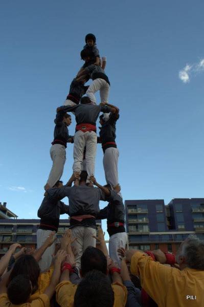 Castellers de  Roquetes. Els Castellers de les Roquetes fan un pas endavant cap als castells de set