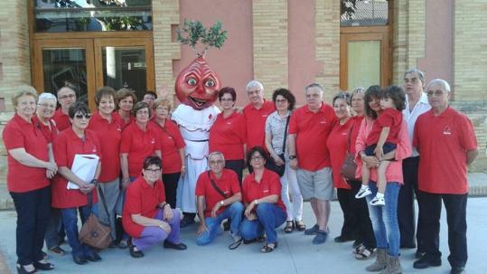 Ajuntament de Vilafranca. Els donants de sang de lAlt Penedès presenten el capgròs Gota de sang