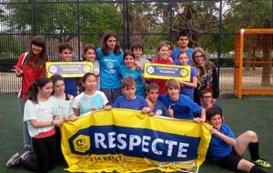 Els equips femení i masculí de l'escola Cossetània