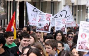 Els estudiants han mostrat pancartes contra el decret 3+2 i contra la reforma universitària