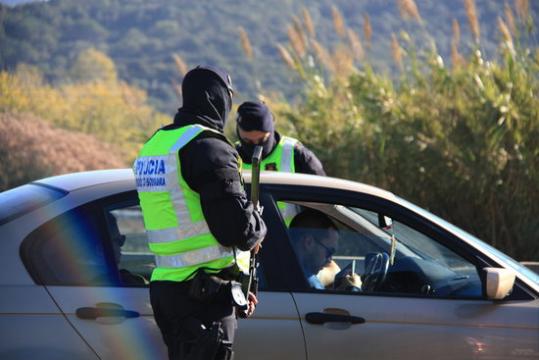 Els Mossos fan exhaustius controls a la xarxa viària catalana davant l'amenaça terrorista. ACN