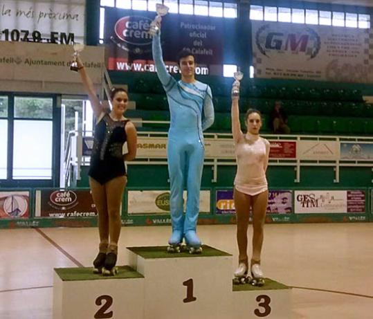 Els patinadors del CP Calafell al podi. Eix