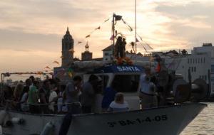 Els sitgetans s’apleguen a Aiguadolç en la Processó de les barques. Ajuntament de Sitges