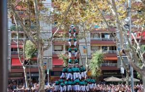 Els Verds a la Diada dels Castellers de Sants. Castellers de Vilafranca 