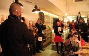 Ajuntament de Sitges. Erem Pocs presenta la revista i la cervesa del Carnestoltes de Sitges