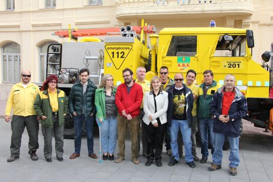 Ajt Sant Sadurní d'Anoia. Es presenta el nou camió dextinció dincendis de lADF Sant Sadurní