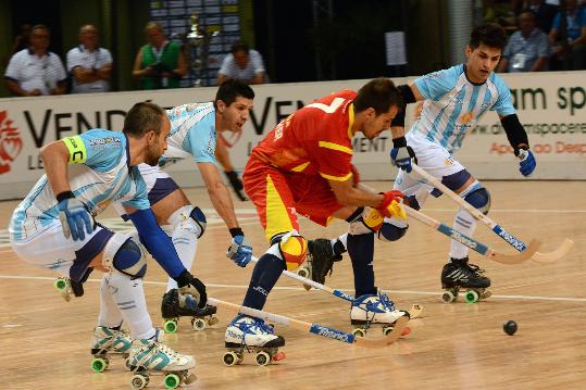 Espanya cau golejada per Argentina . FEP