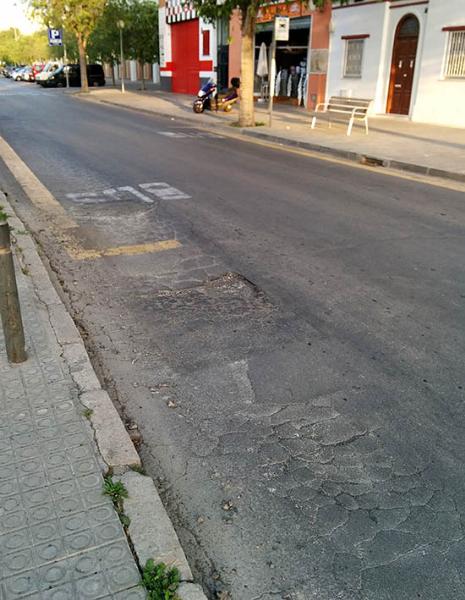 Eix. Estat del paviment a la Rambla Exposició