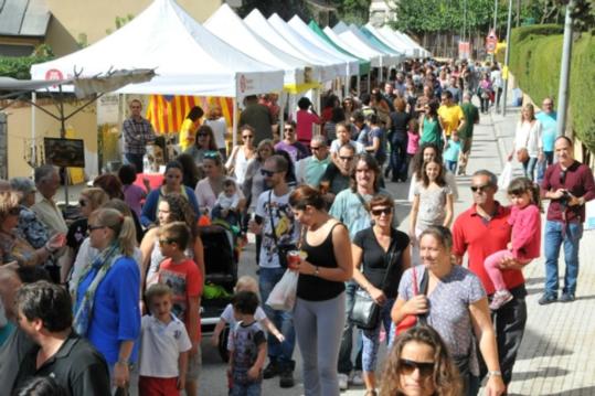 Fira artesana d'Ordal La Garlanda. Turisme de Subirats