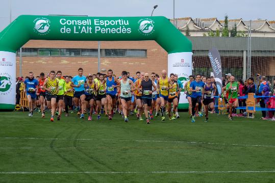 Gairebé un miler d'atletes a les curses i el cros de Santa Margarida i els Monjos. Ajt S.M. i els Monjos