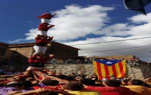 Gran actuació de les castelleres dels Xicots a Bellprat