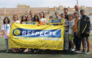 Guanyadors dels dos equips pel premi al respecte del Campionat de Catalunya Cruyff Court