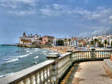 Imatge d'arxiu de la platja de Sant Sebastià de Sitges. Ajuntament de Sitges