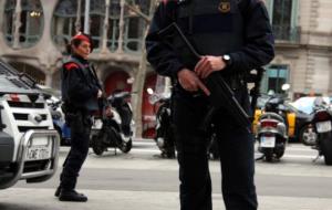 Imatge d'arxiu d'un control antiterrorista dels Mossos d'Esquadra a Passeig de Gràcia. ACN