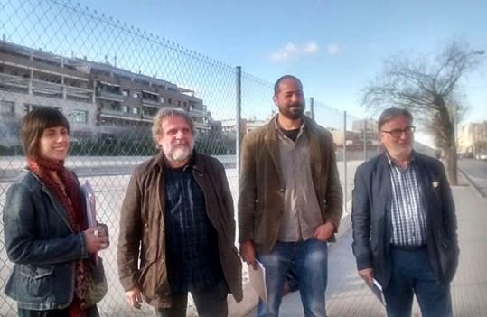 Eix. Imatge de la roda de premsa de Vilafranca en Comú