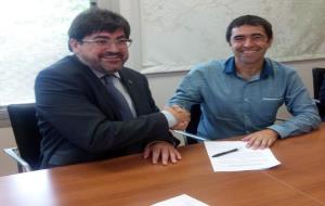 PSC. Imatge de la signatura del pacte de govern entre CiU i PSC a Subirats
