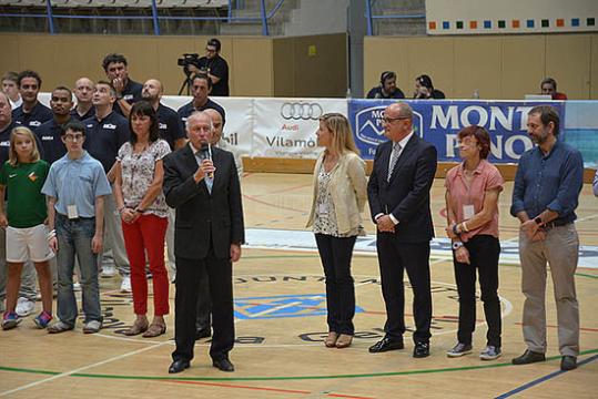 Imatge de les autoritats en la inauguració del Campionat Sub 20. Eix