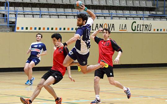 Eix. Imatge del partit del sènior 