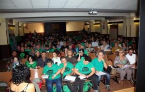 Imatge general de la sala del col·legi Episcopal de Lleida on se celebra aquest dissabte 3 d'octubre l'assemblea general de les PAHs catalanes. ACN