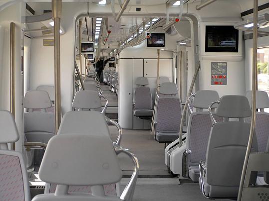 Eix. Interior d'un tren de rodalies