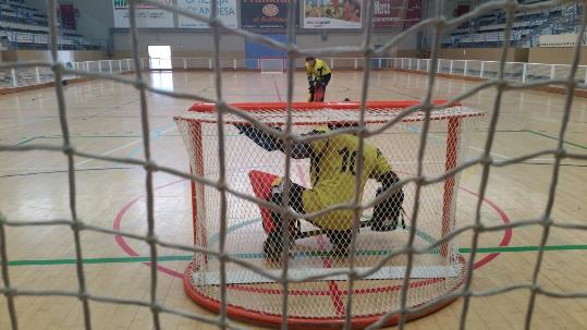 Ja s'ha instal·lat la pista de parquet al pavelló. Eix